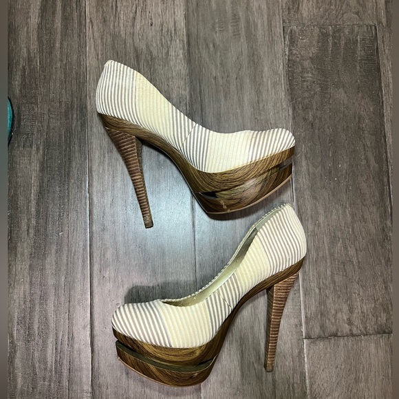 Jessica Simpson Striped heels with wood 😍 - Picture 3 of 6